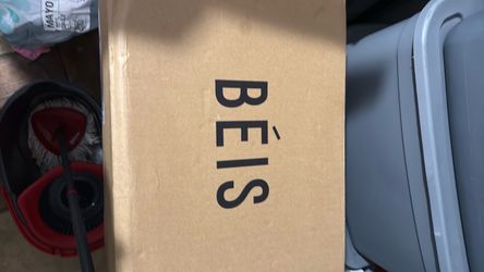 Beis carry on luggage