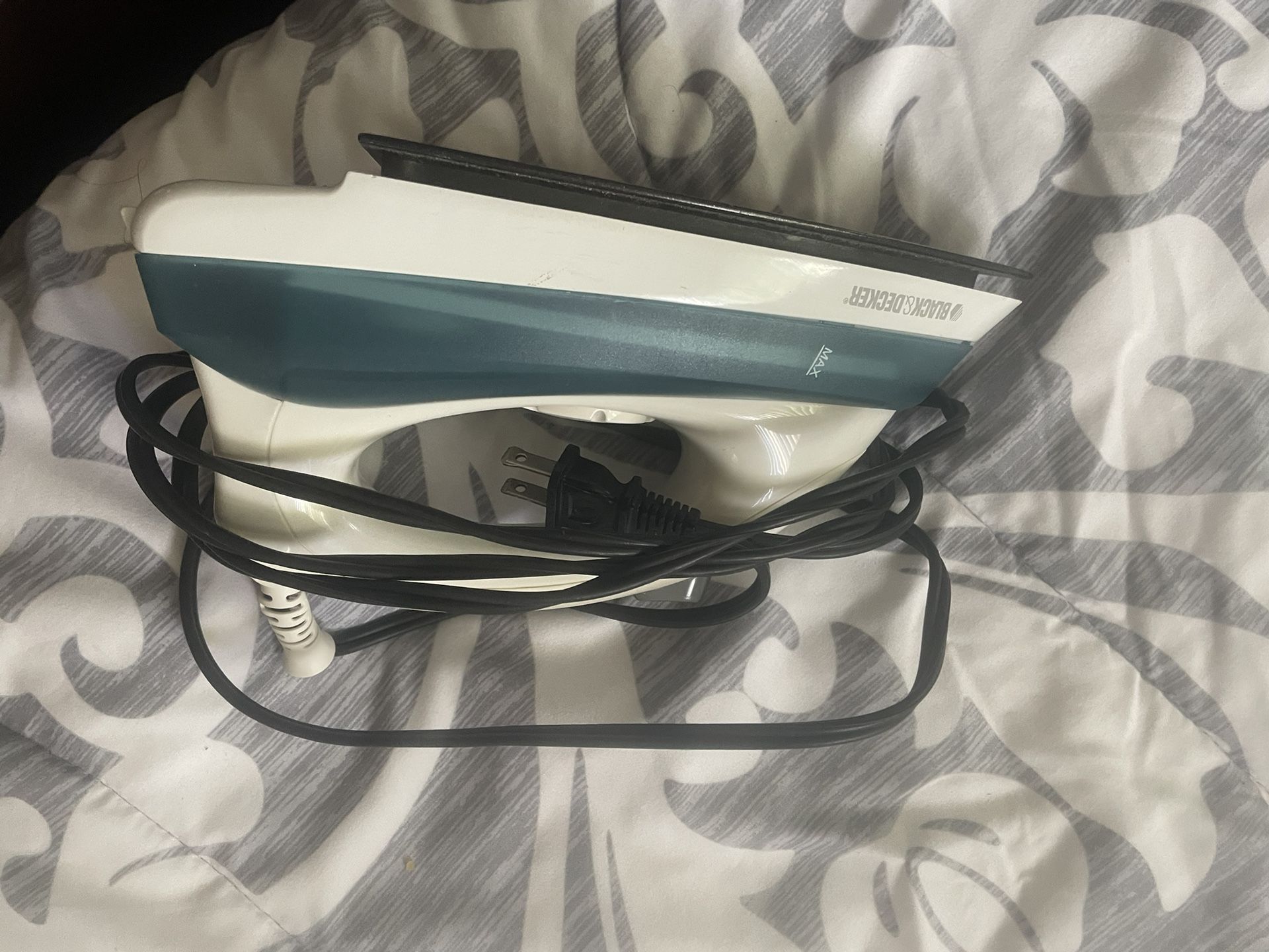 Very Good Condition Iron For Sale