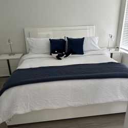 White King Size Bedroom Set 