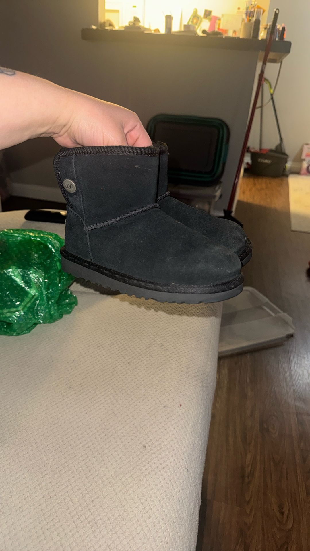 Little Girls Uggs Sz 12