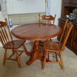 Oak Table Four Chairs To Extensions Solid Oak $400