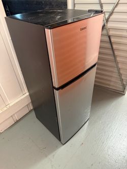 Galanz 4.6 Mini Fridge with Freezer