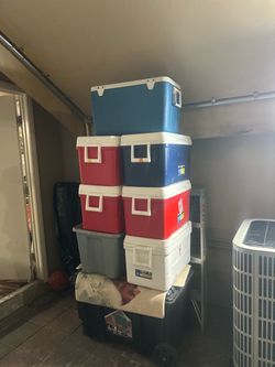 Lot of 6 Igloo Hard-Sided Coolers $15 each