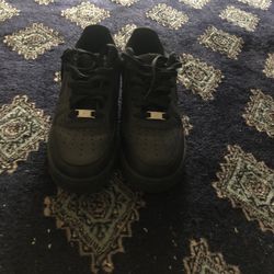 Black Air forces 9.5