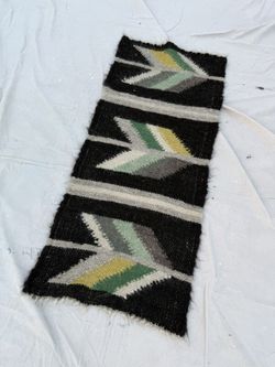 Rug 5’2” x 2’3”