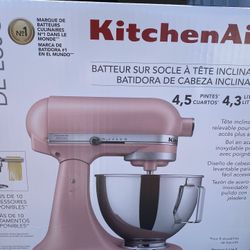 KitchenAid Deluxe 5Q Stand Mixer 