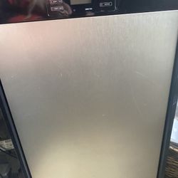 Amana 14000 BTU Portable Air Conditioner 