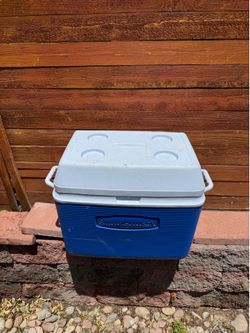 Rubbermaid cooler