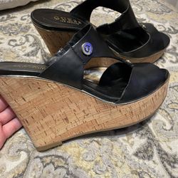 Like New Womens Size 9 Guess Wedge Sandals