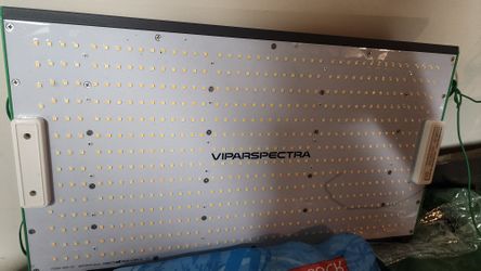 240W LED Grow Light Viparspectra P2000