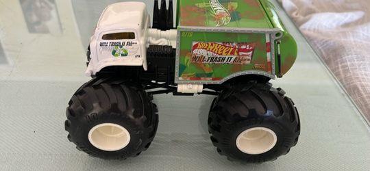 Hot Wheels Monster Trucks Will Trash It All