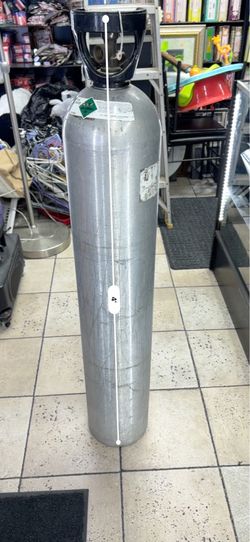 Luxfer 4' Helium Gas Cylinder