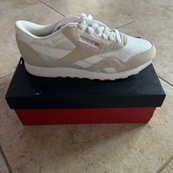 Reebok CL Nylon