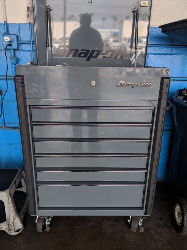 Snap on tool cart, like new Storm Gray for Sale in