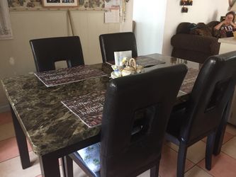4 seat marble table