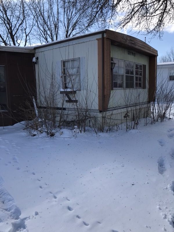 Trailer in Robin Glen M.H.P.