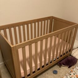 Newborn Crib With Mattress