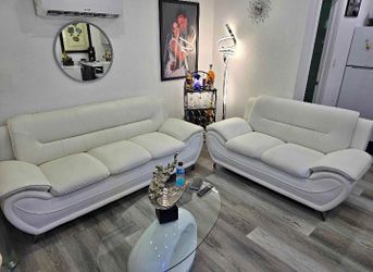 Sofa y loveseat On sale
