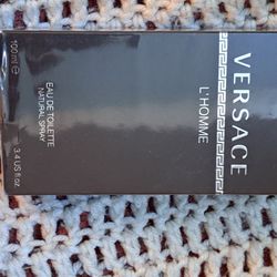 NEW & SEALED " VERSACE MEN'S 3.4 OZ SPRAY  45$