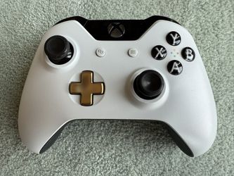 ***NO TRADES!!!*** Lunar White Xbox One controller ***NO TRADES!!!***