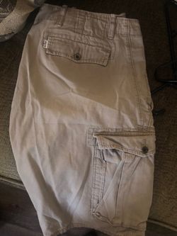 Men’s levis short size:33