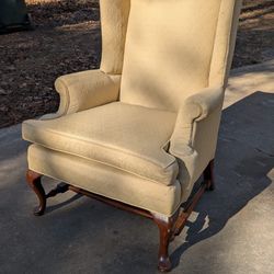 Wingback chair  traditional  vintage with headrest  in perfect condition, hardly used  Moving sale