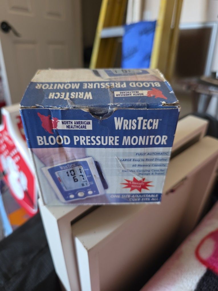 Bloodpressure Monitor For The Wrist