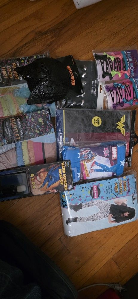 HALLOWEEN COSTUME LOT