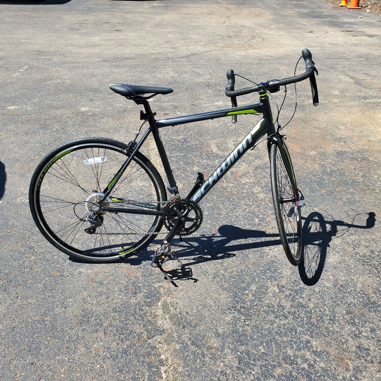 Schwinn Phocus 1600 Men's Road Bike 700c Wheels, 56CM Frame