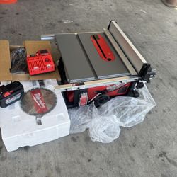 Milwaukee M18 FUEL ONE-KEY 18- volt Lithium-Ion Brushless Cordless 8-1/4 in. Table Saw Kit W/(1) 12.0Ah Battery & Charger