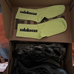 Yeezy Foam Runners - MX Cinder - Size 10 US - New in Box + Socks