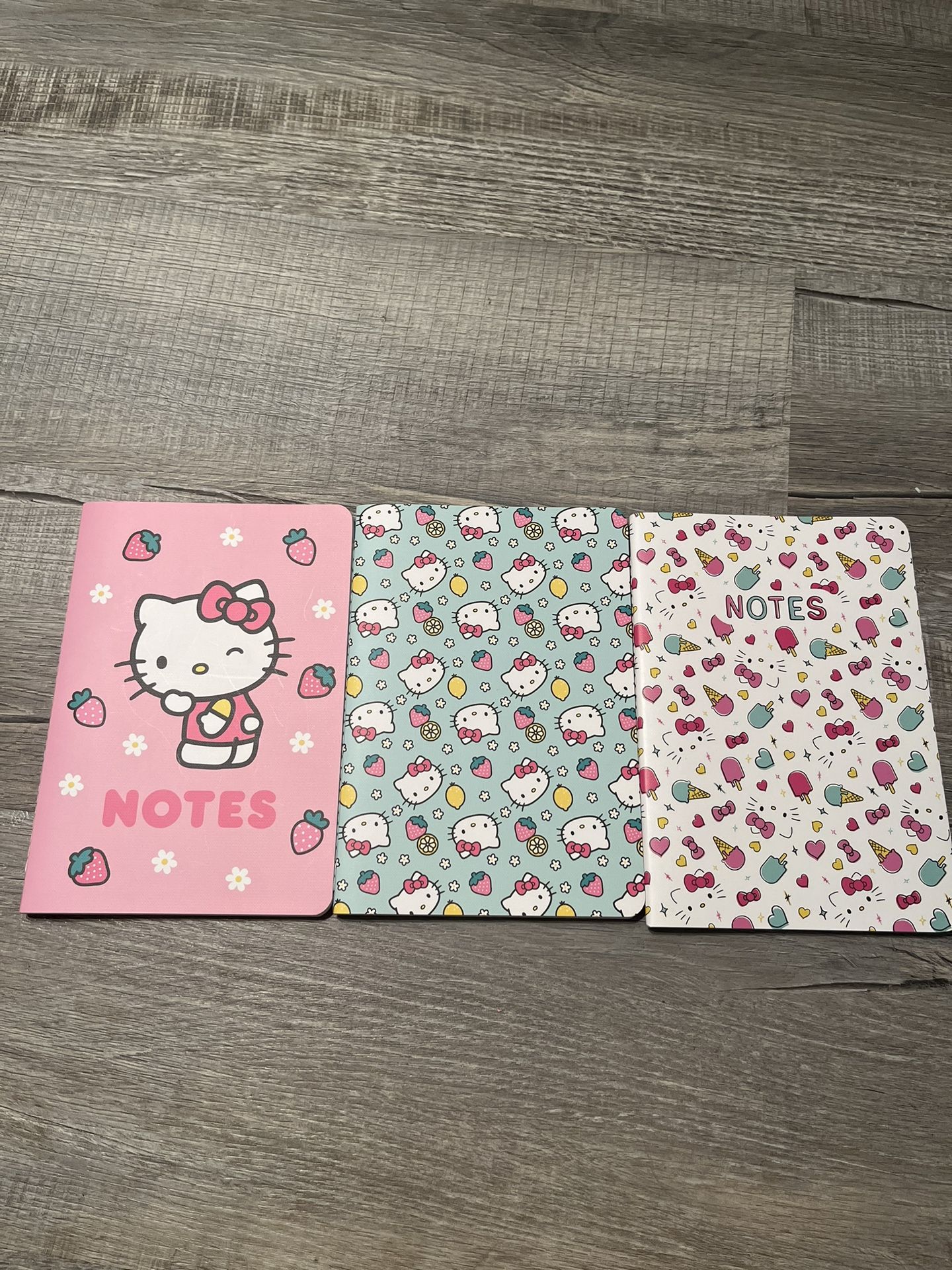 Hello Kitty Notebook Trio