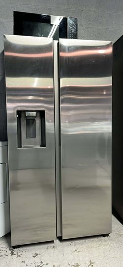 Samsung - 36 in. Wide 27.4 cu. ft. Side-by-Side In Stainless  Steel.
Scratch and dents appliances.
