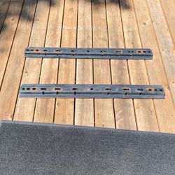 One Set Of Fifth Wheel Hitch Bed Rails