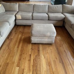 SEALY SECTIONAL COUCH 