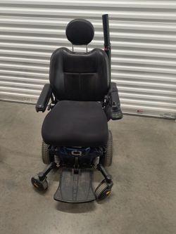 Pride mobility quantum edge 2.0 power wheel chair scooter