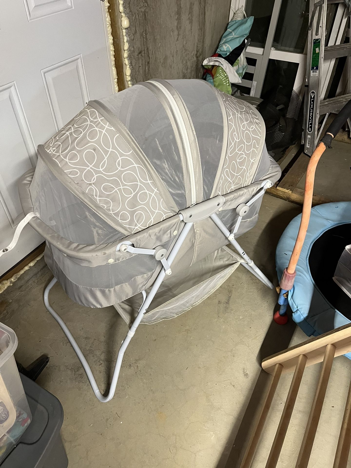 Dream On Me Travel Bassinet