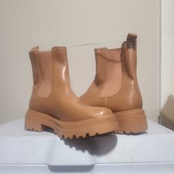 Light Brown Boot Size 7.5