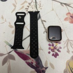 Apple Watch Series 4 Woman’s with broken screen