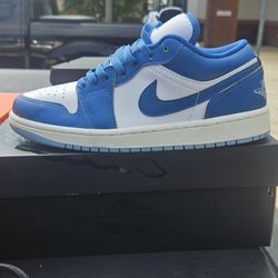 Brand new Jordan 1 low zise 7 in boys and zise 8 1/2  in girls