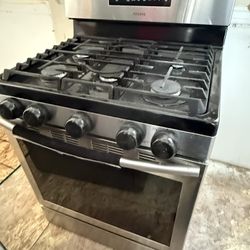 Samsung Appliance Set Selling Everything