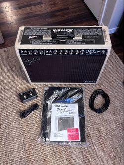 Fender Tone Master Deluxe Reverb Amp - Blonde