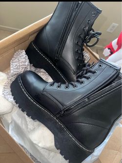 Steve Madden Betty boots size 9