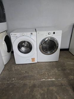 Whirlpool large capacity washer and heavy-duty dryer set