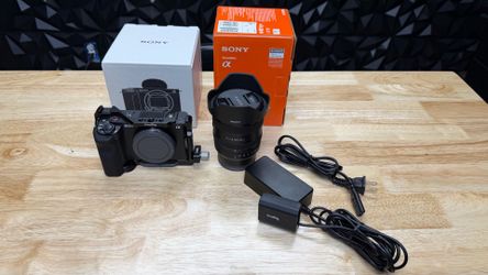 Sony ZV-E1 + Lente 24-50mm f/2.8 + Rig + Batería Dummy 🔥 Ideal para Creadores