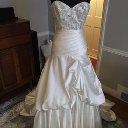 Sophia Tolli Wedding Dress (Size 6) New