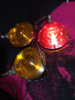 Lot Of 3 Peterbilt 379 Marker Lights Heavy Duty, Material Metal And Hard Plastic