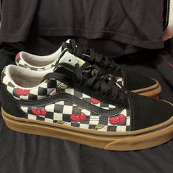 Old School Cherry Vans Men 7 Women’s 8.5