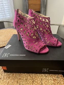 I.n.c Magenta Heels Size 6
