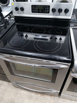 Frigidaire Gallery stainless steel glasstop stove - Free delivery